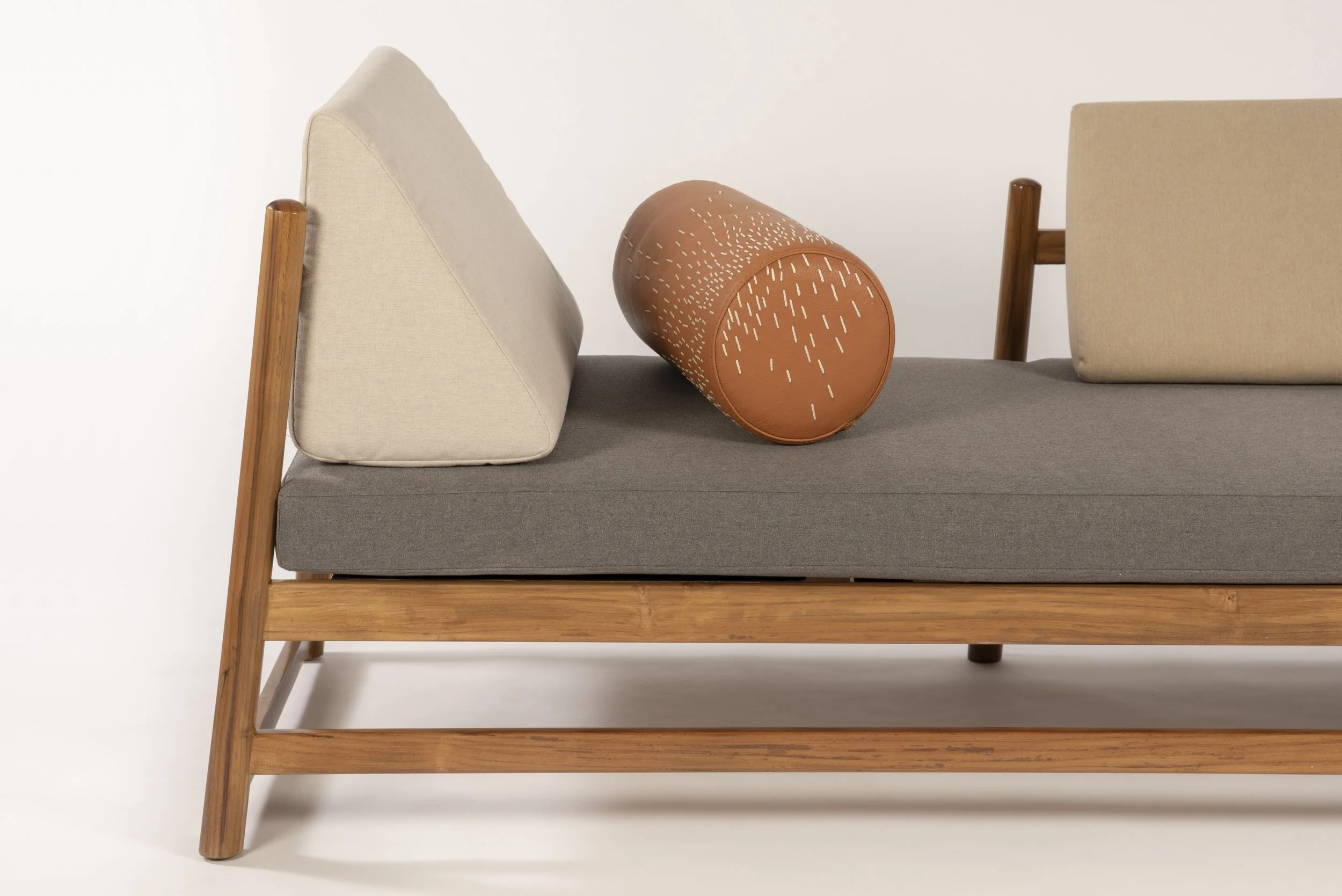 Pita Outdoors - Contemporary Teak Daybed - 3.jpg