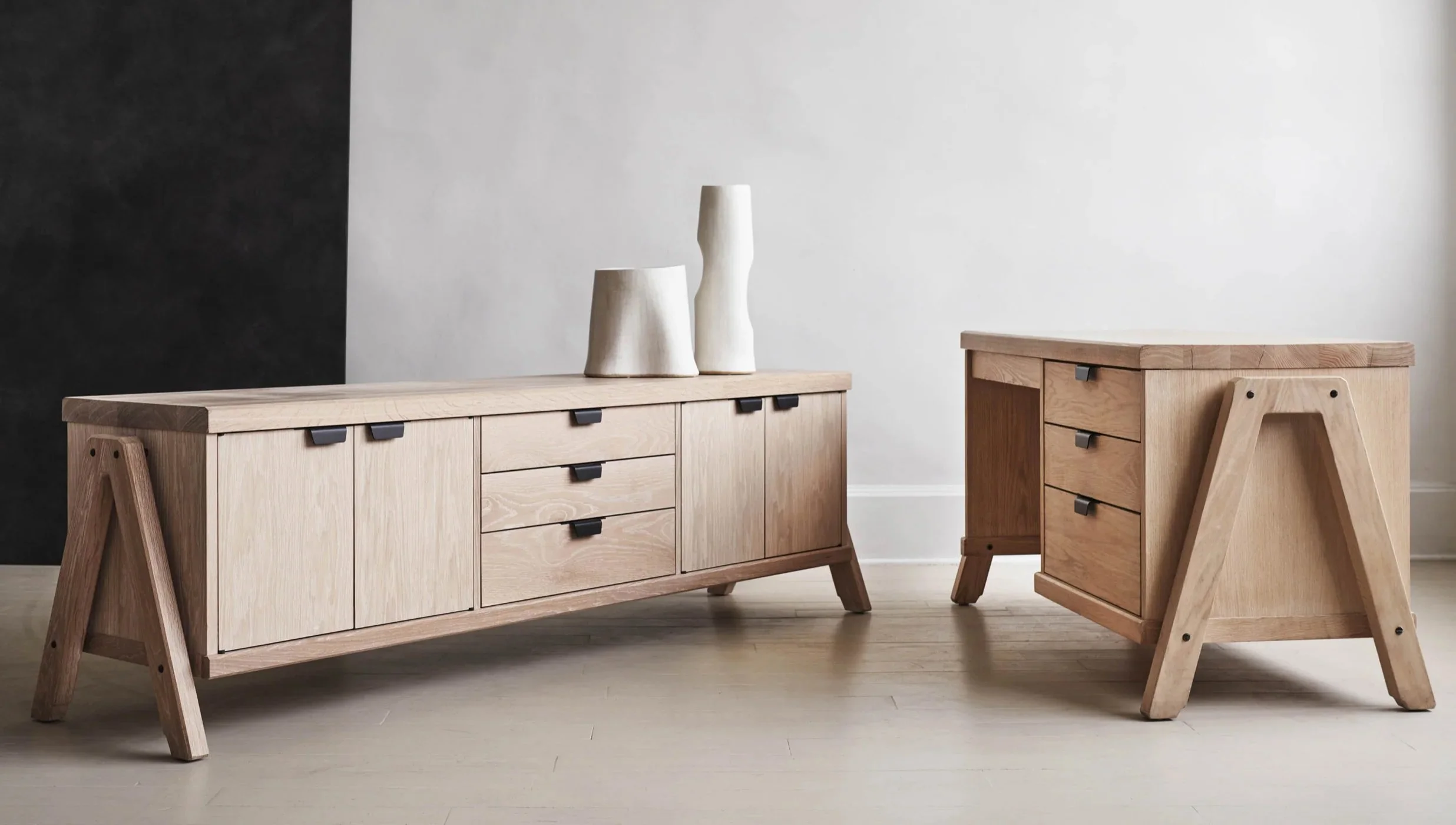 V Credenza - 5.jpg