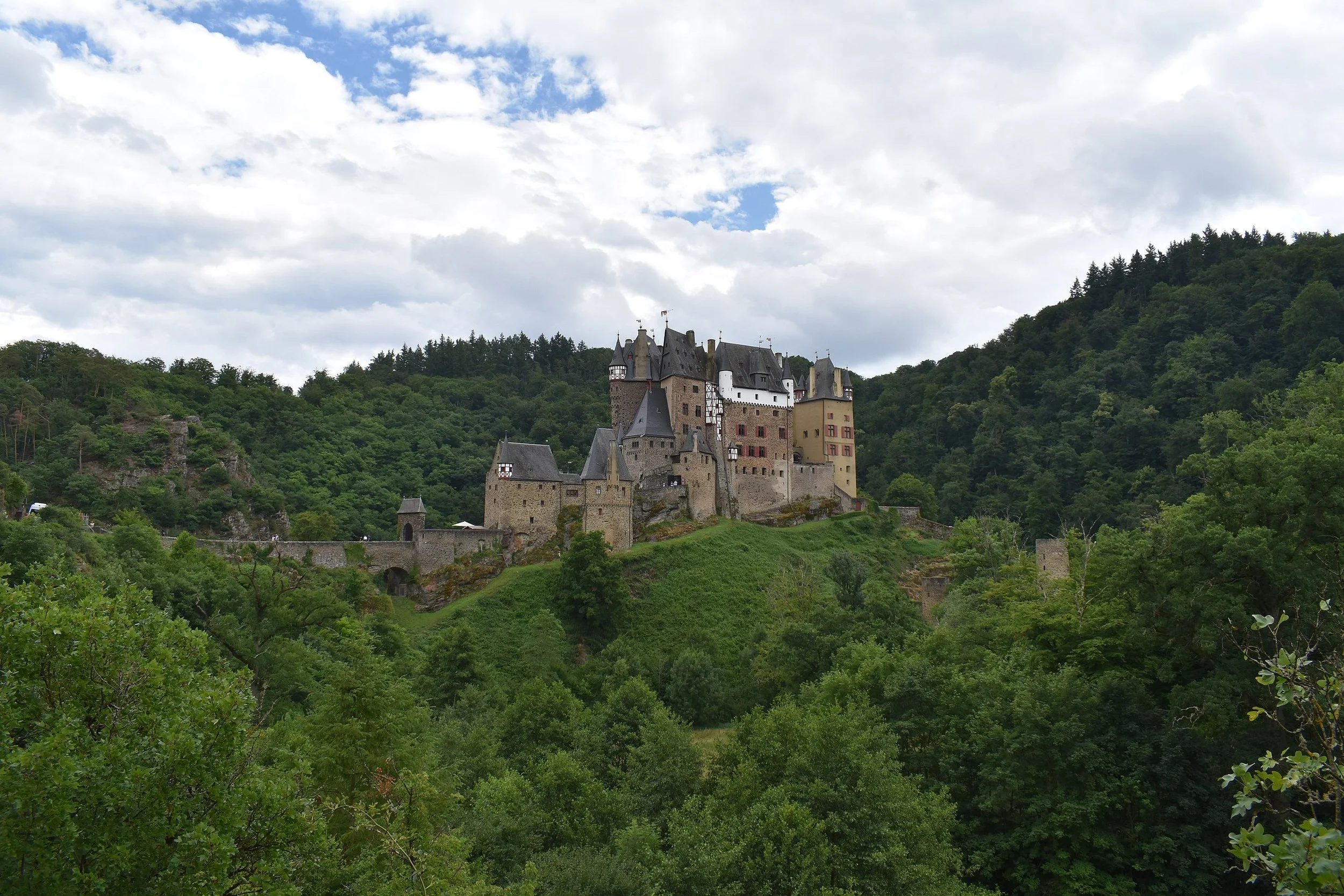 Eltz Castle - 4.jpg