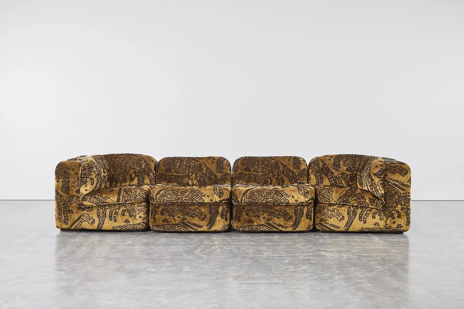 Soffice Sectional - 4.jpg