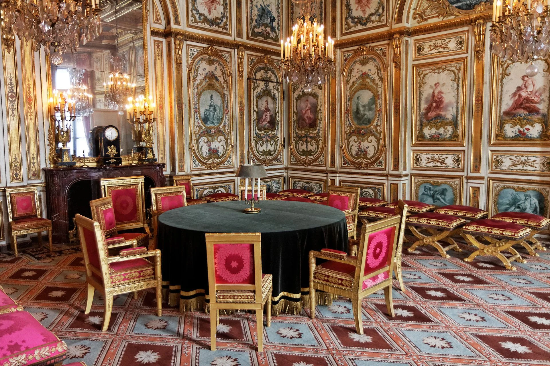 Chateau de Fontainebleau - 23.jpg