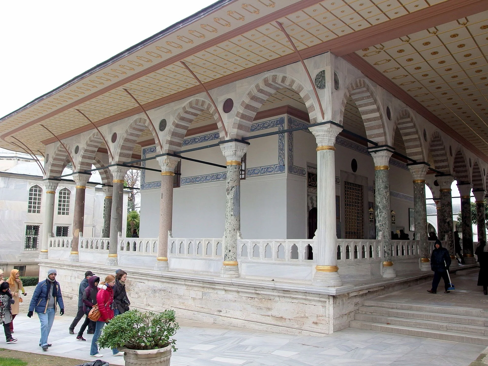 Topkapi Palace Museum - 17.jpg