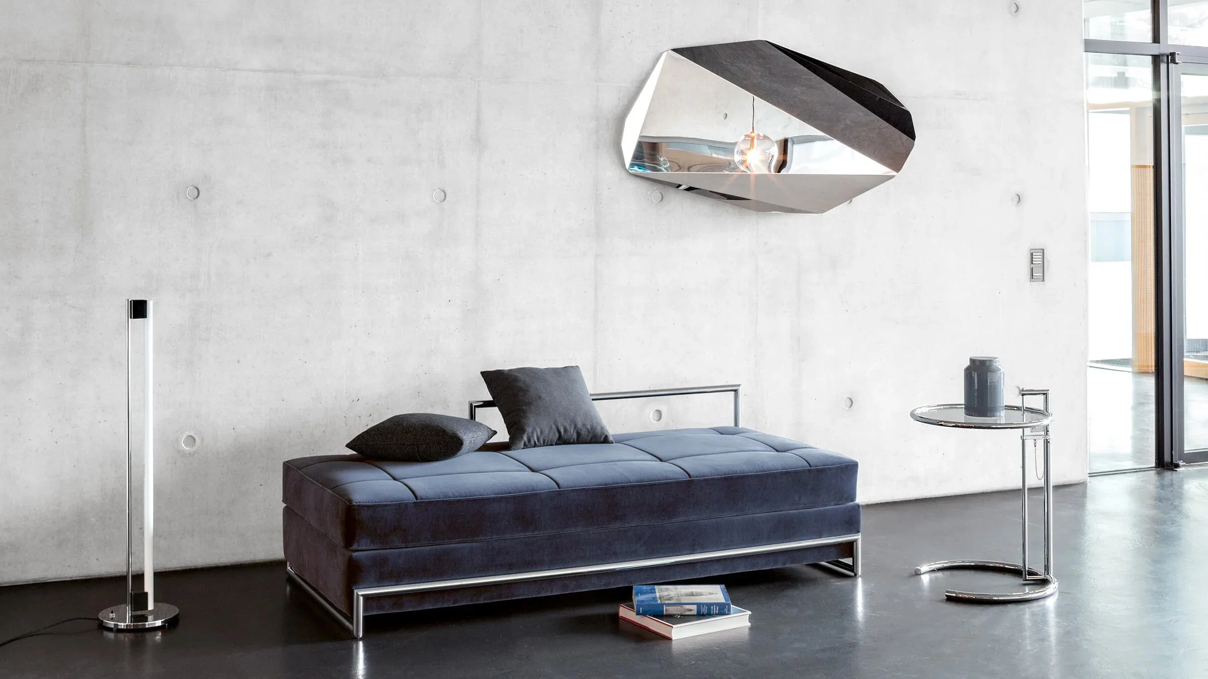 Adjustable Table E 1027 - 5.jpg