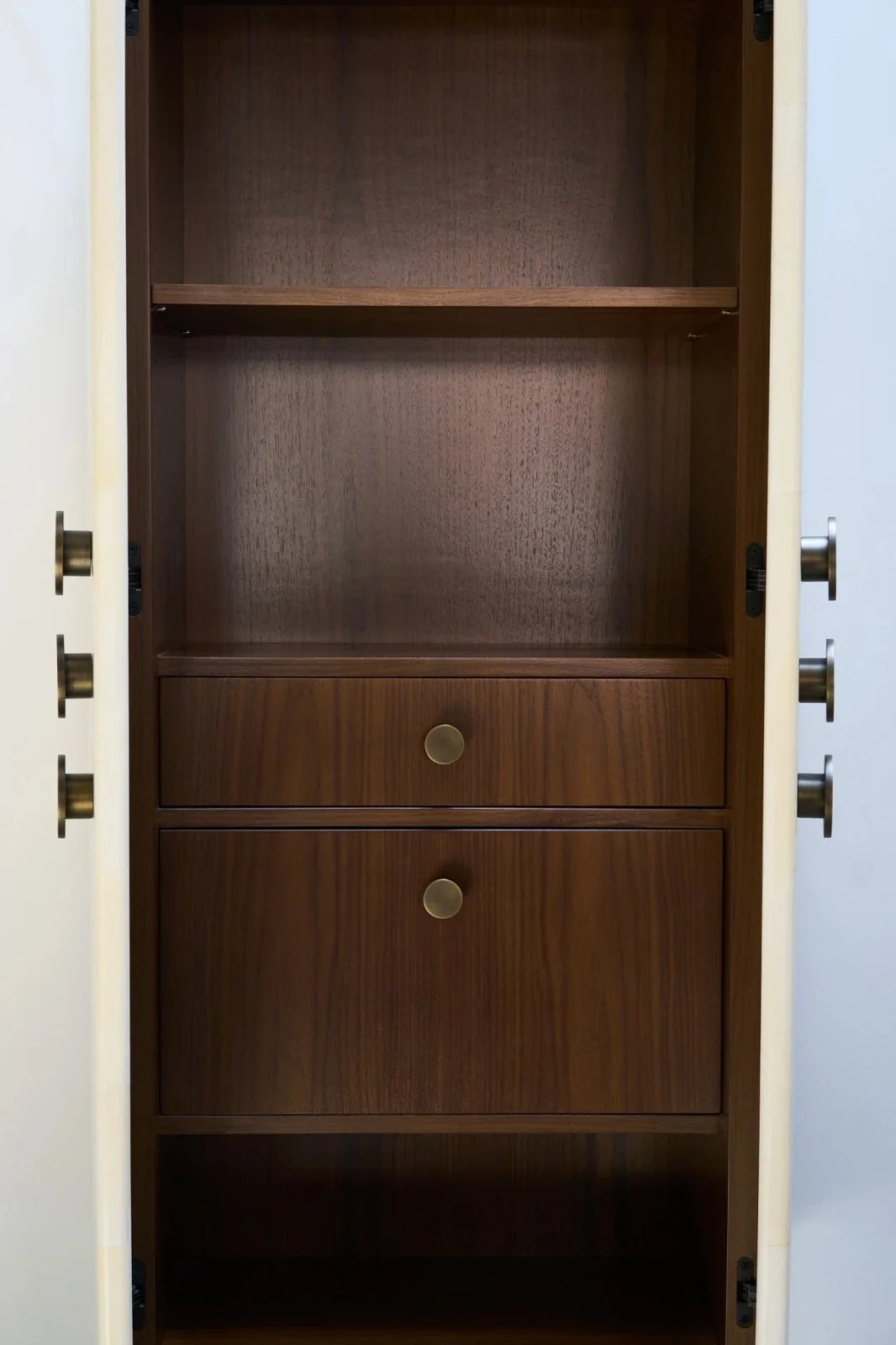 Pearl Cabinet - 3.jpg