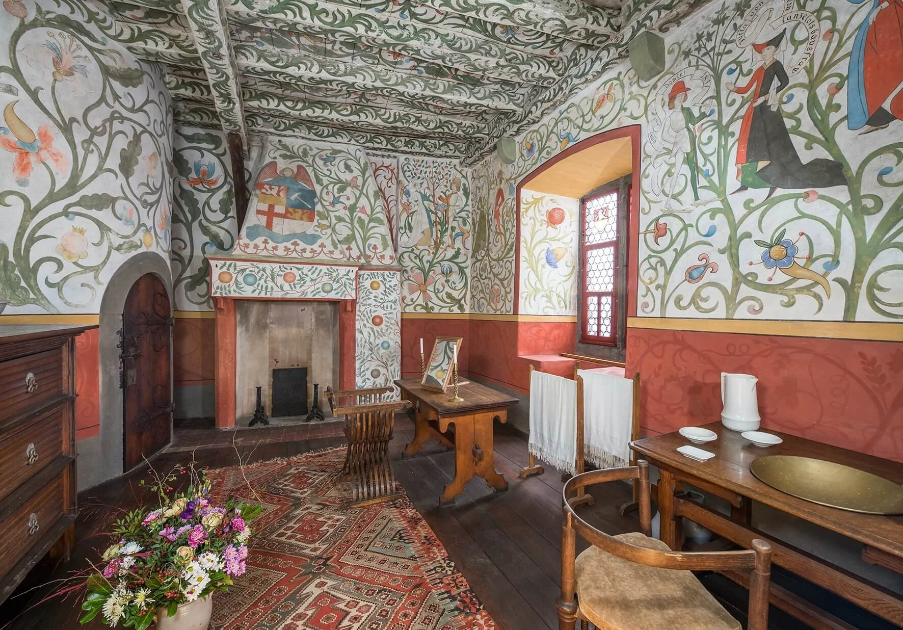 Eltz Castle - 12.jpg