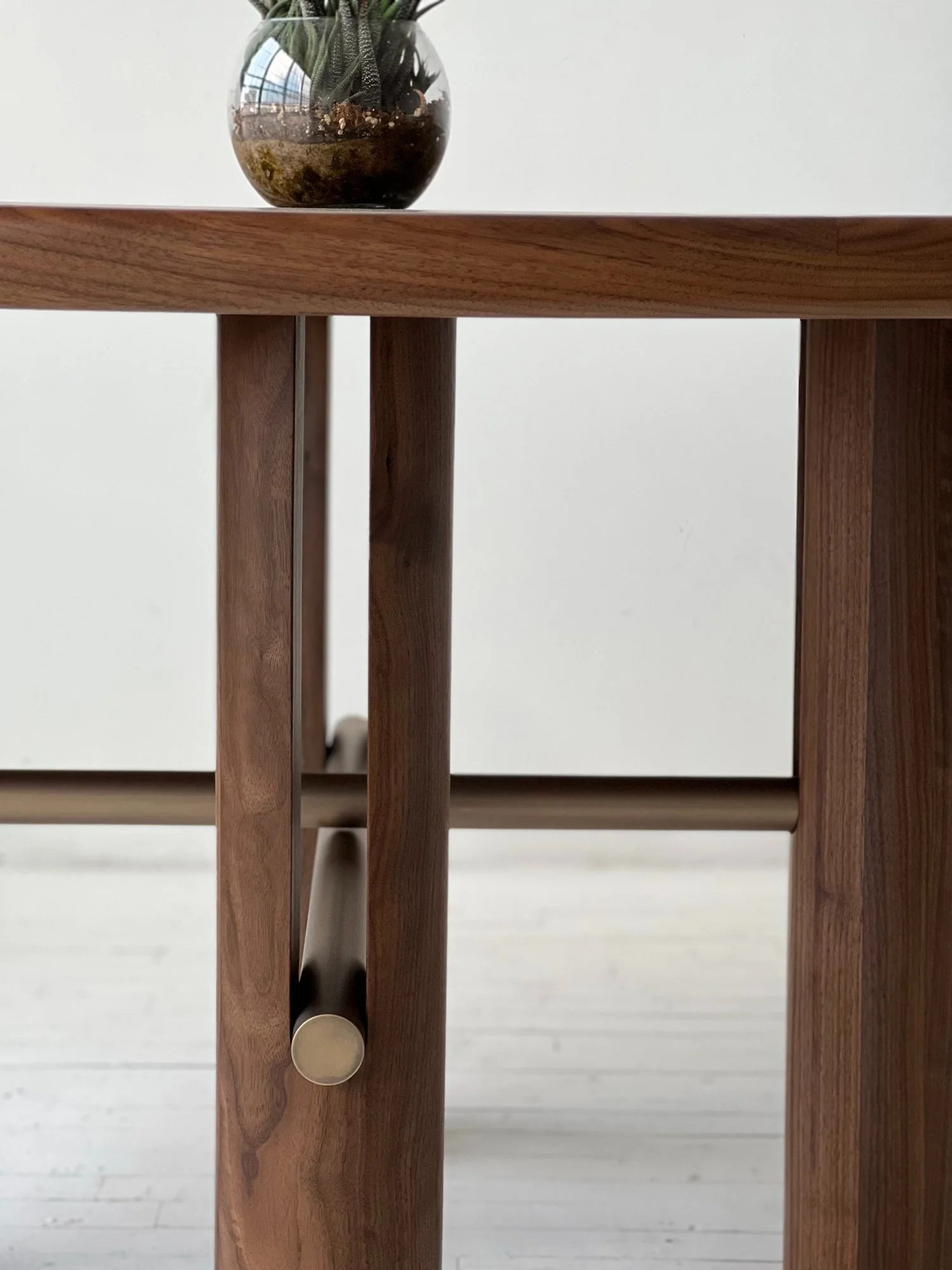 Loup Dining Table - 5.jpg