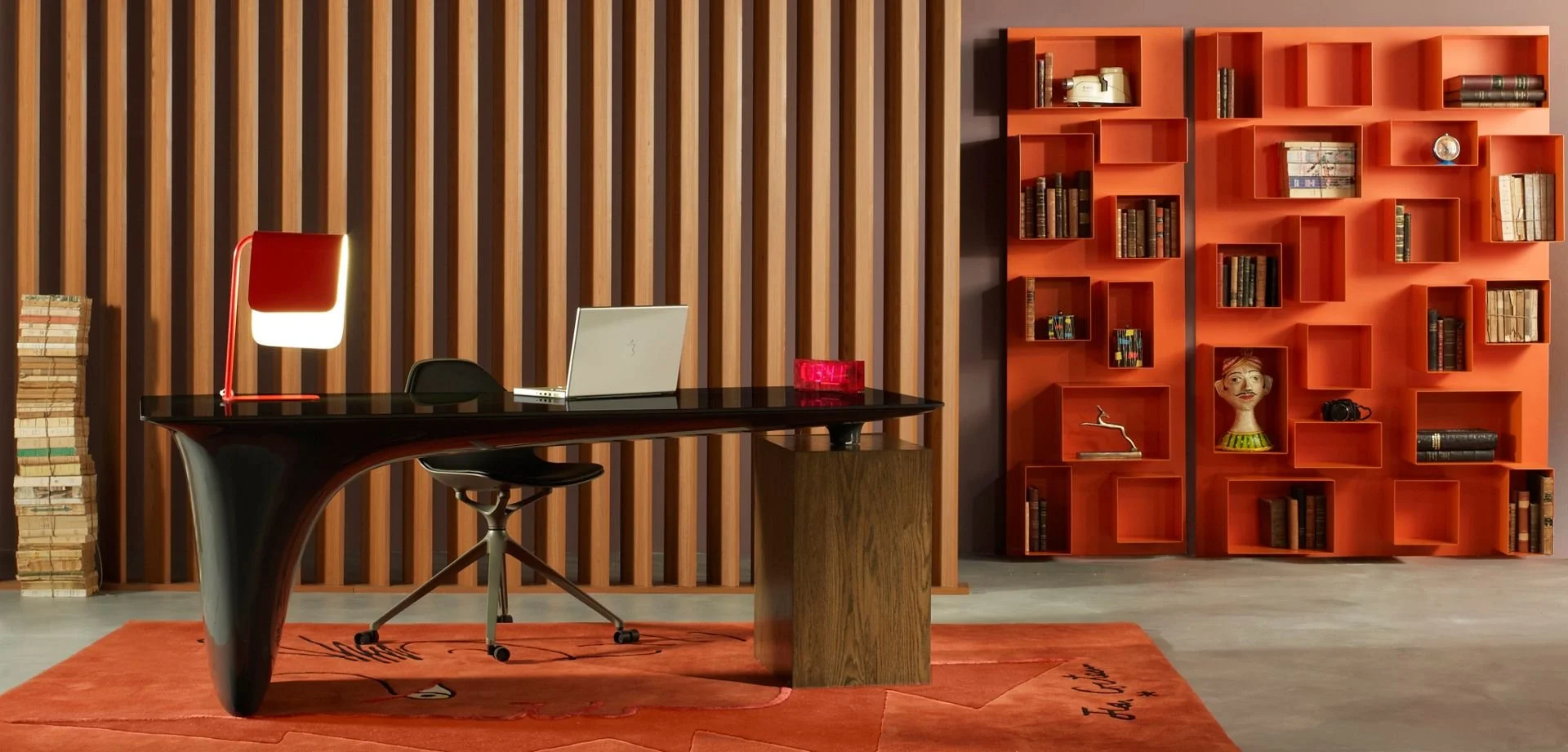 MELT desk - 3.jpg