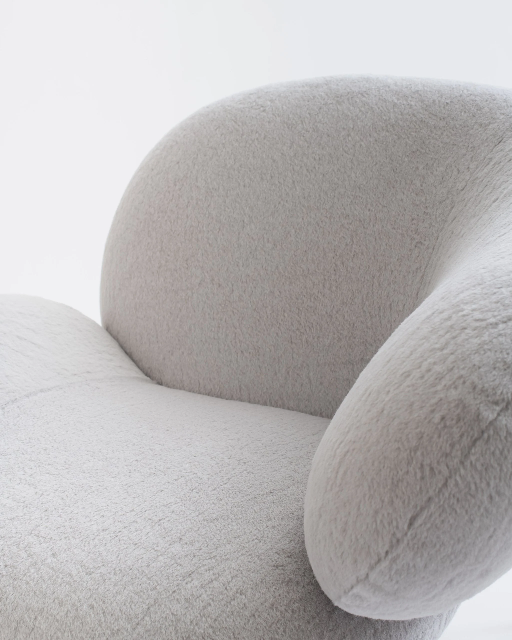 Dumbo Lounge Chair - 5.jpg