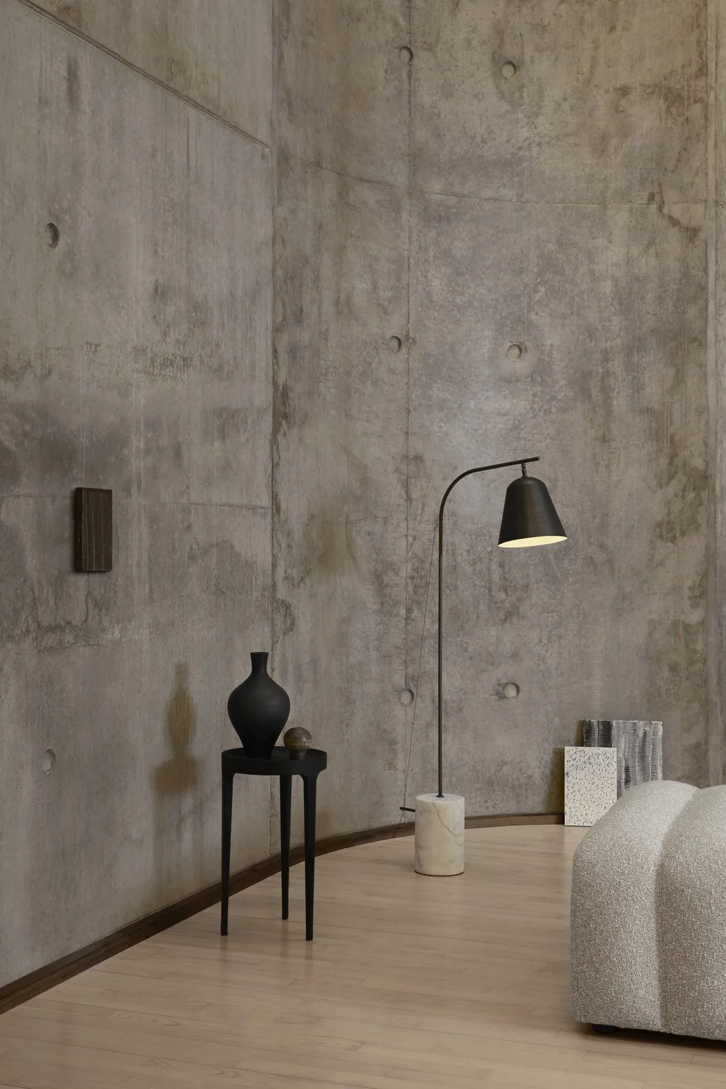 Line One Floor Lamp - 2.jpg