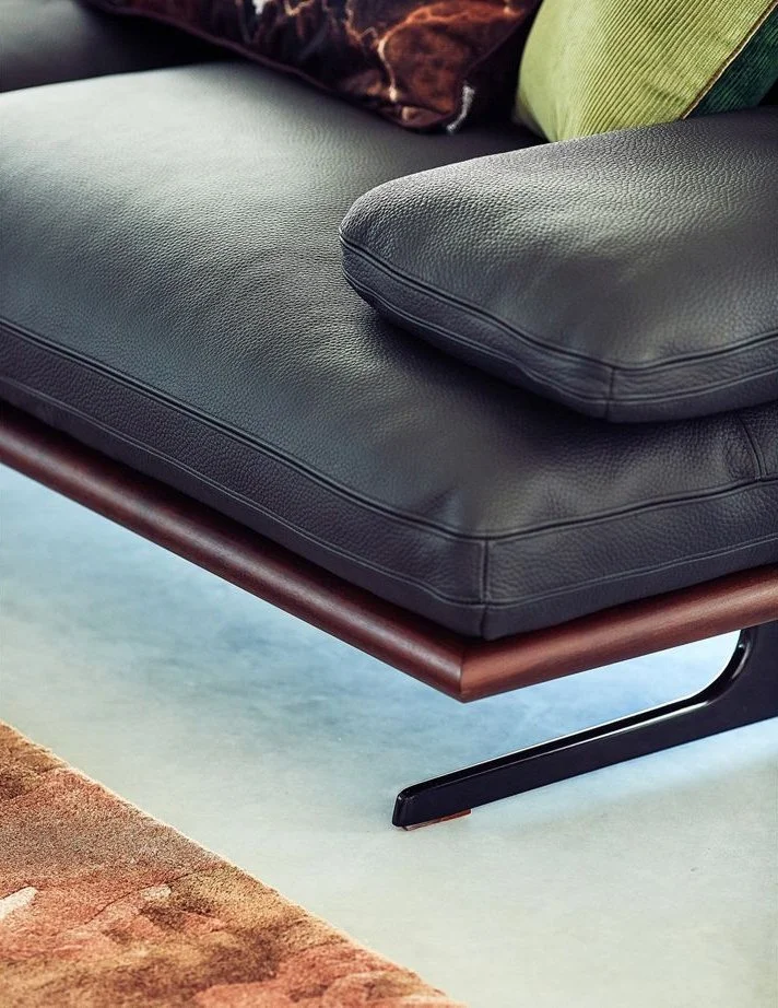 ENVERGURE 5-seat sofa - wood base - 2.jpg