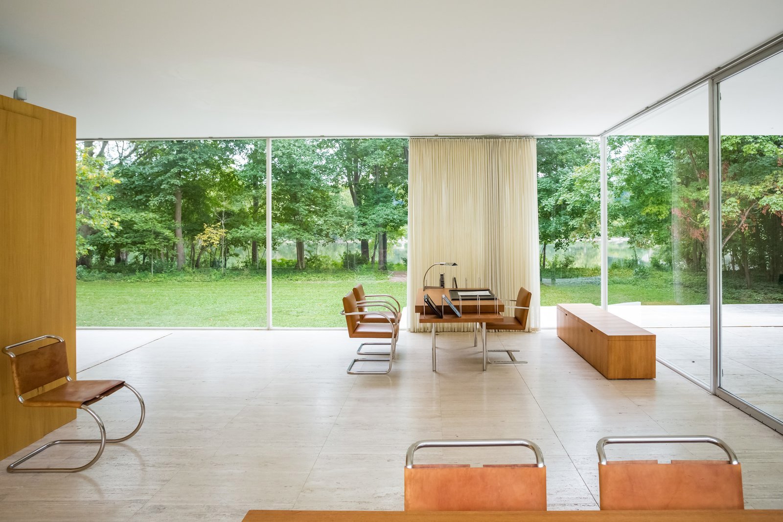 Farnsworth House - 6.jpg