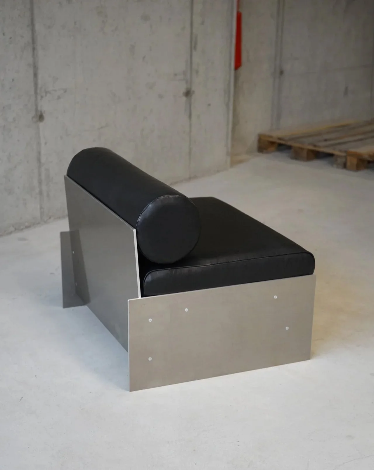 Drone Modular Sofa Chair - 4.jpg