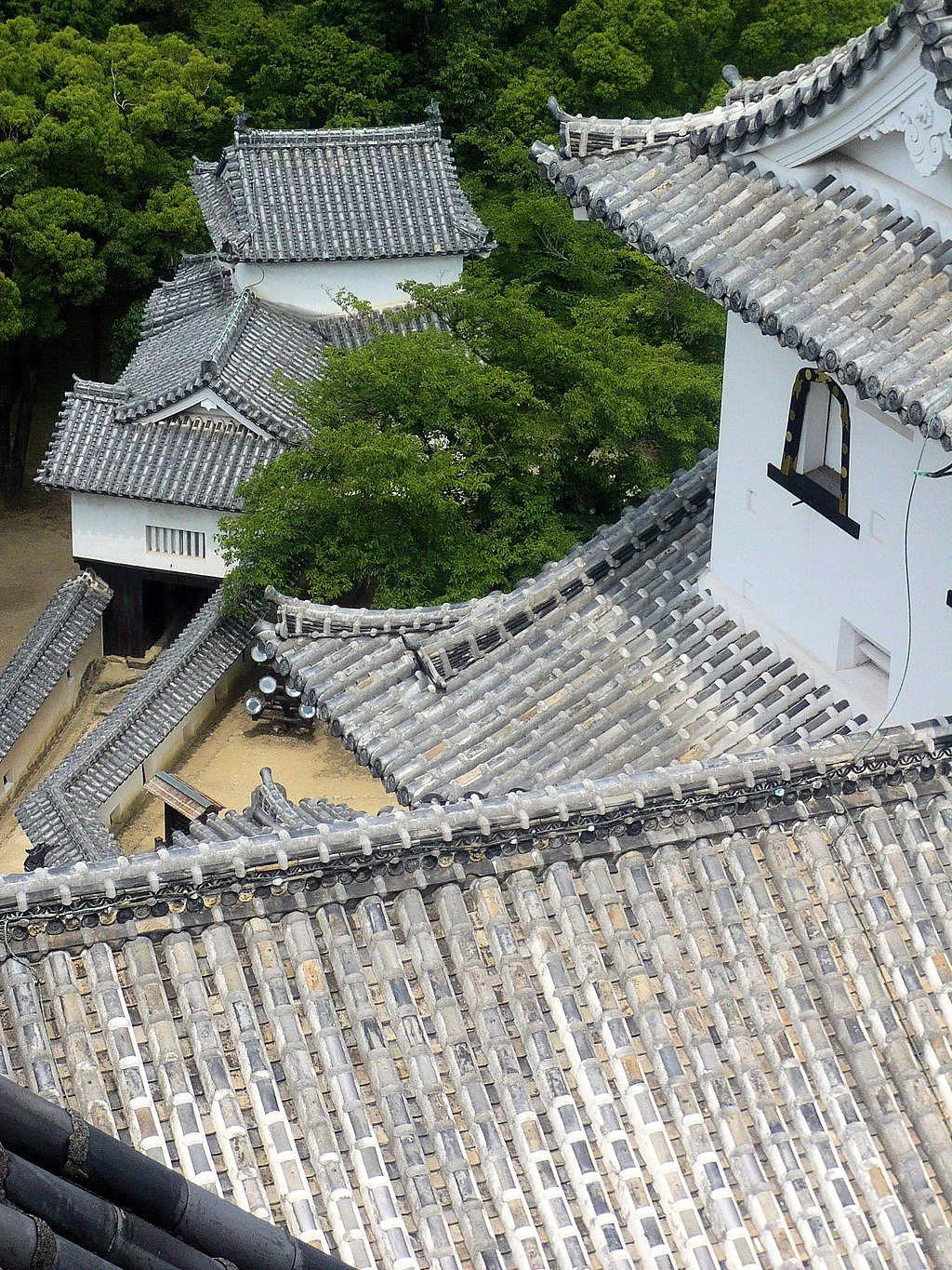Himeji Castle - 18.jpg
