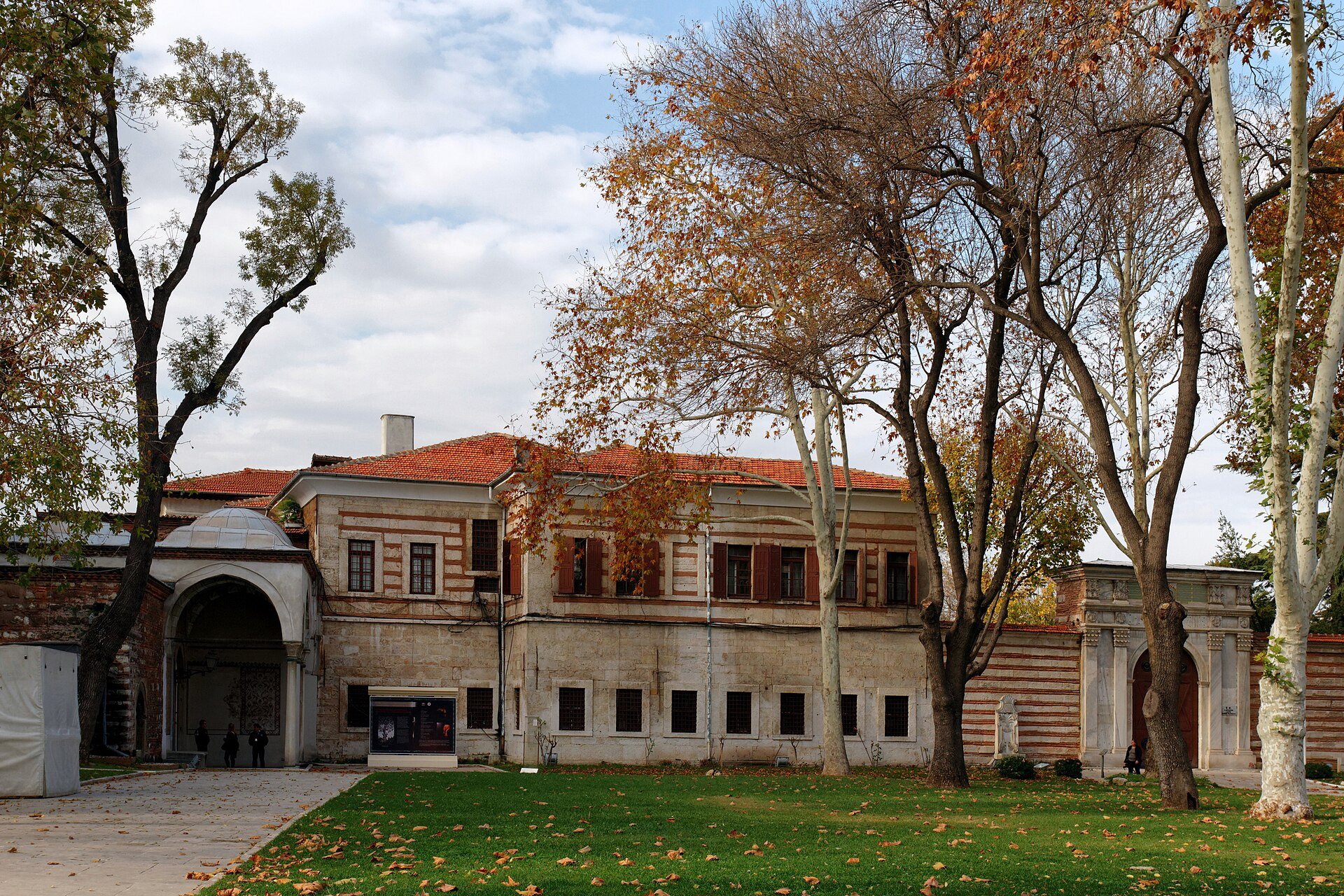 Topkapi Palace Museum - 8.jpg