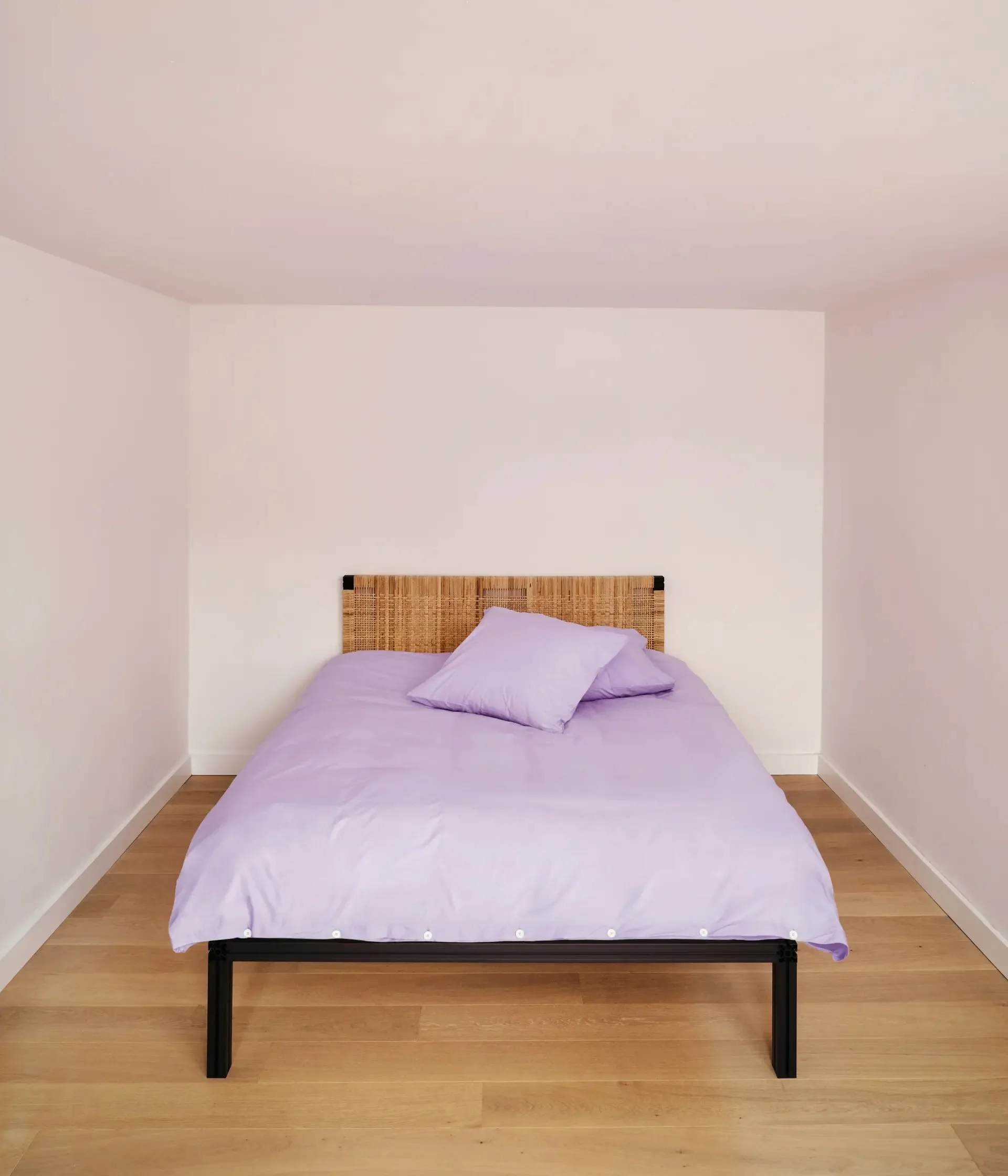 Anodised Wicker Bed - 5.jpg