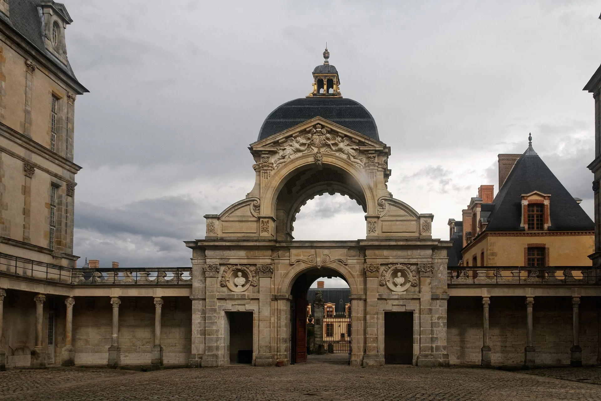 Chateau de Fontainebleau - 8.jpg