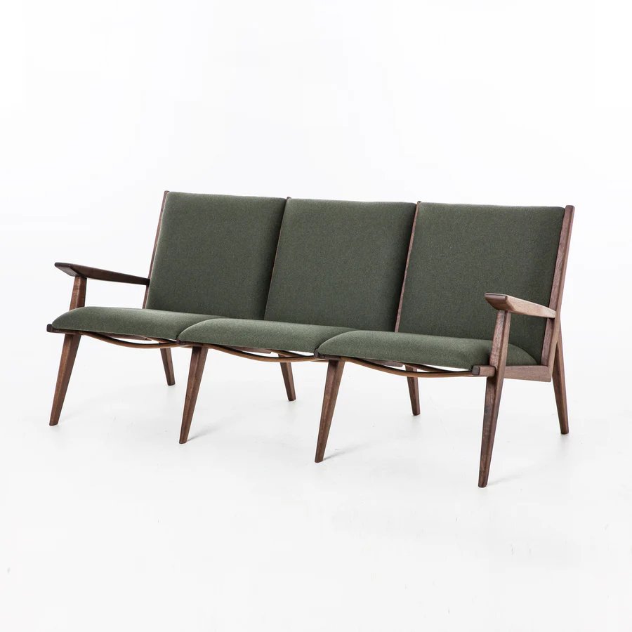 AGUSTAV Sofa - 1.jpg