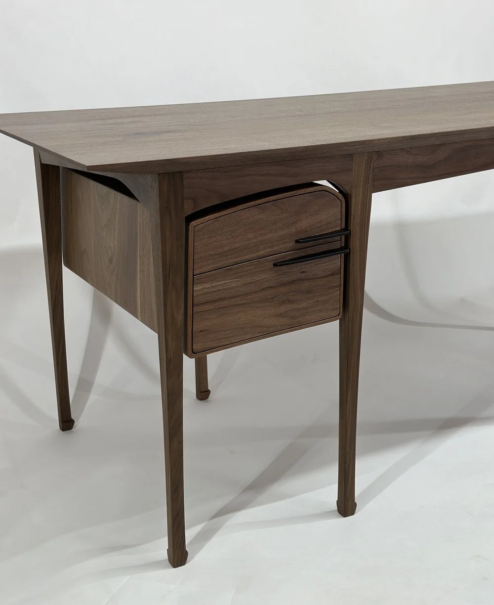 LIU  |  DESK - 4.jpg