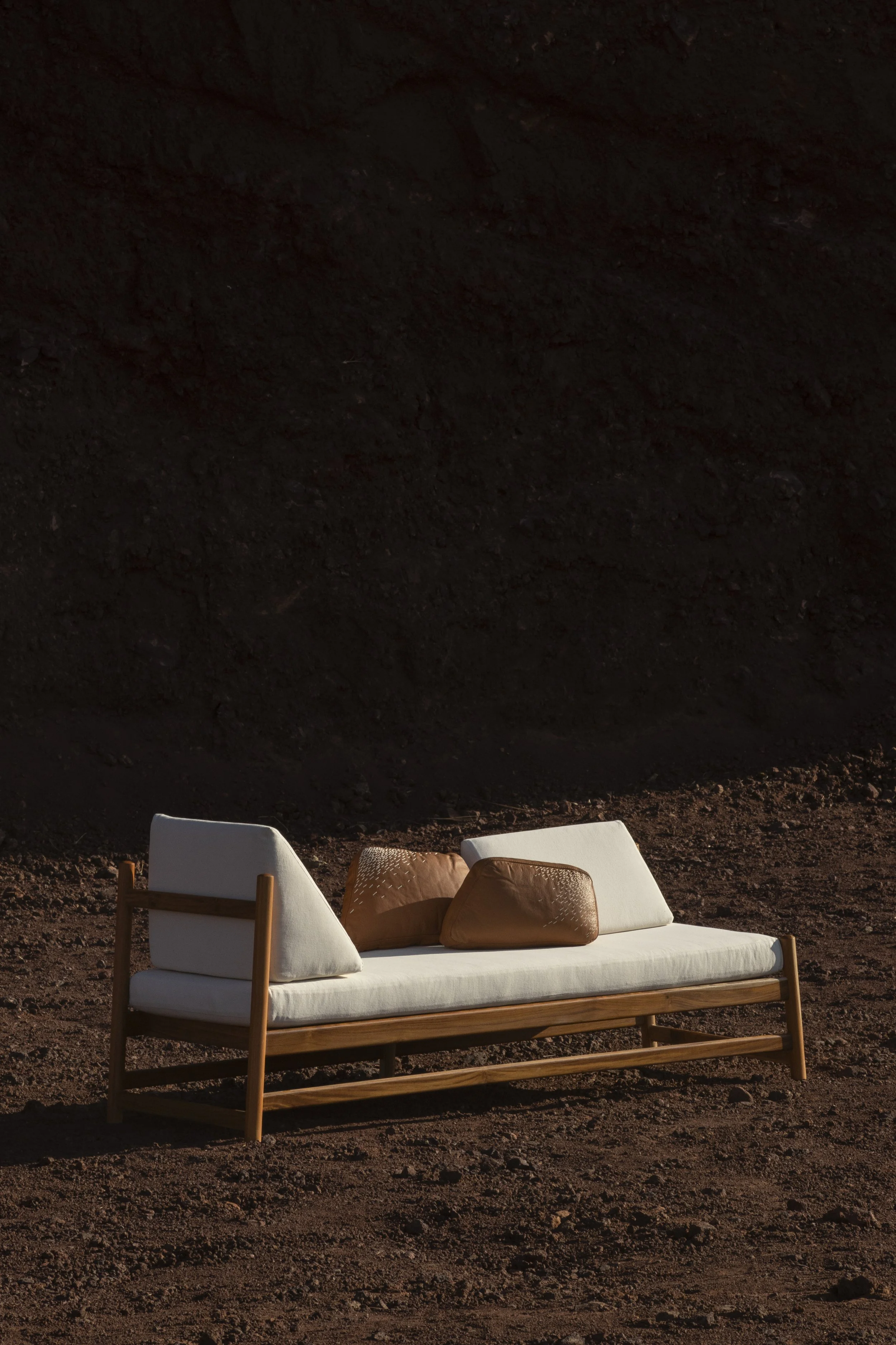 Pita Outdoors - Contemporary Teak Daybed - 4.jpg
