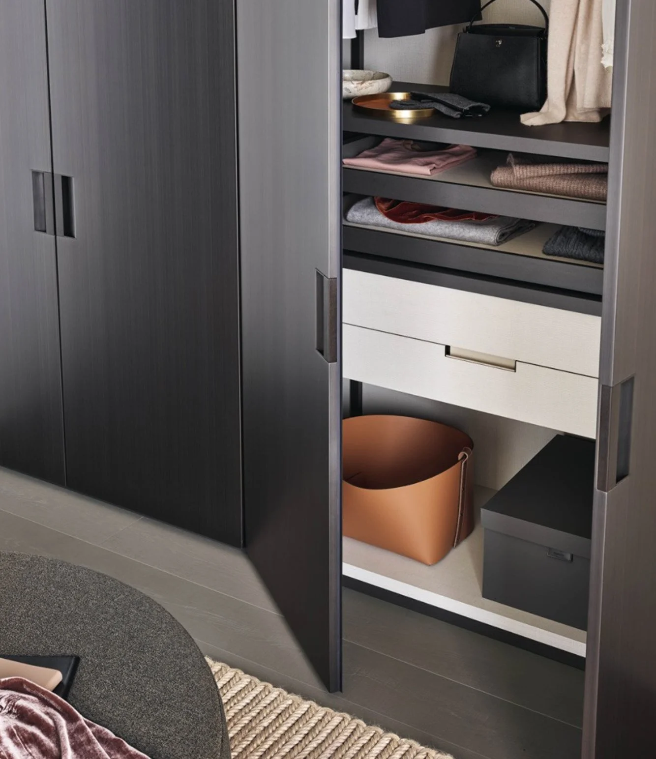 SENZAFINE WARDROBE - 3.jpg