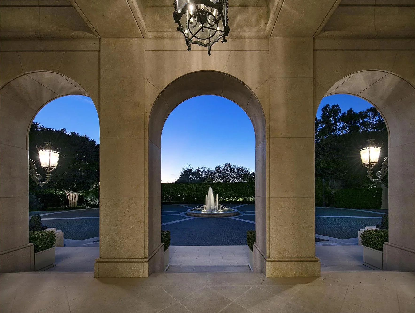 The Manor - 5.jpg