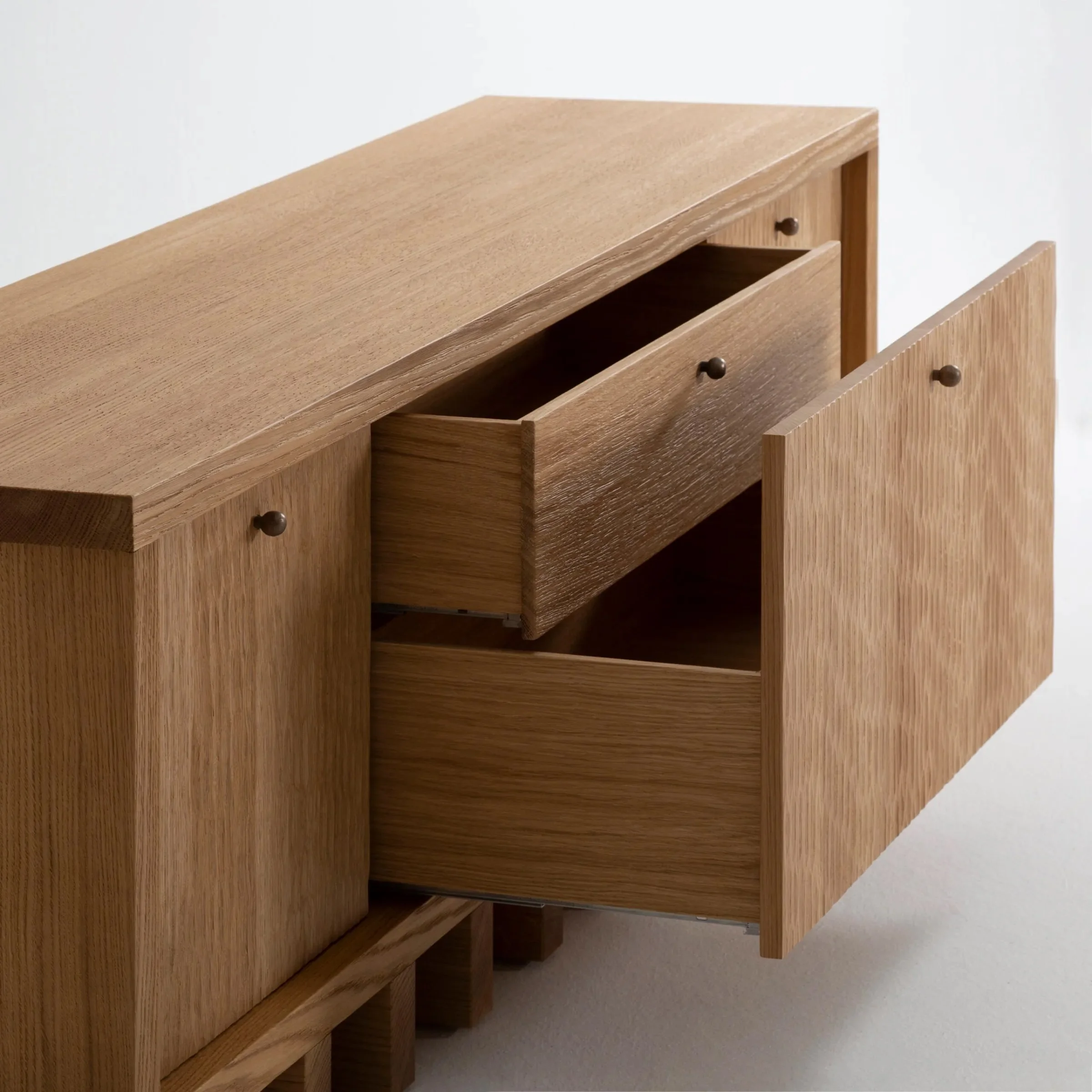 Tiga Sideboard - 4.jpg
