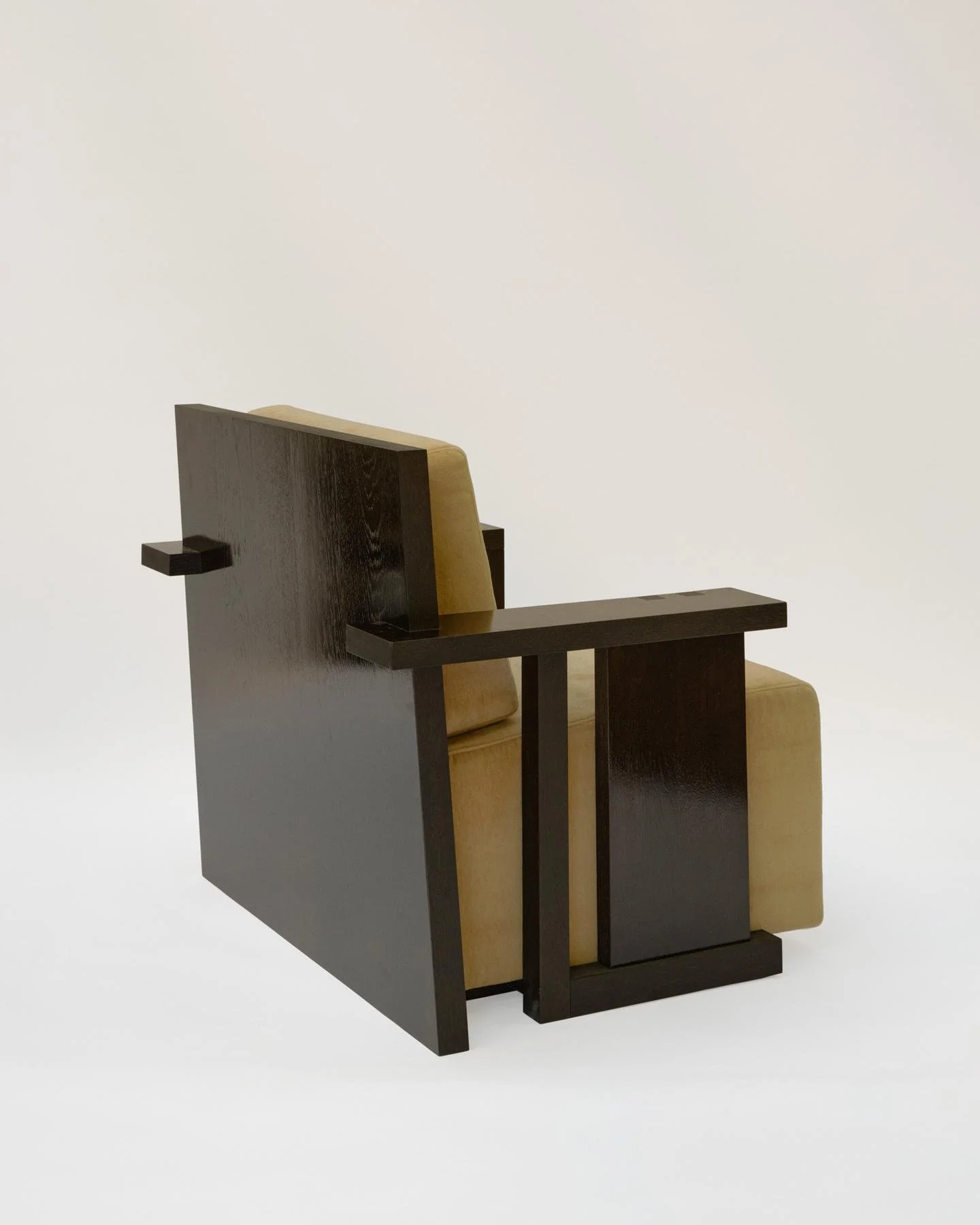 Alexandre - Armchair, Atelier de Troupe - 2.jpg