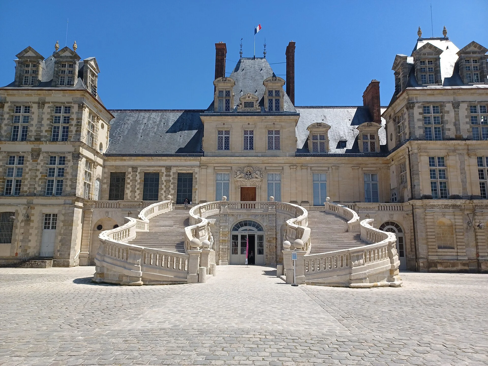 Chateau de Fontainebleau - 9.jpg