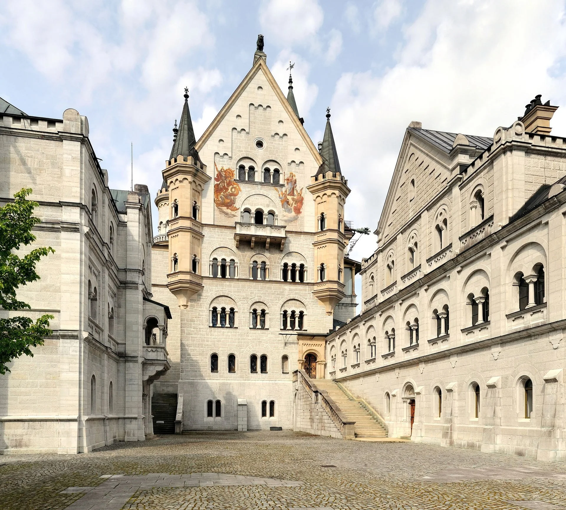 Neuschwanstein Castle - 8.jpg