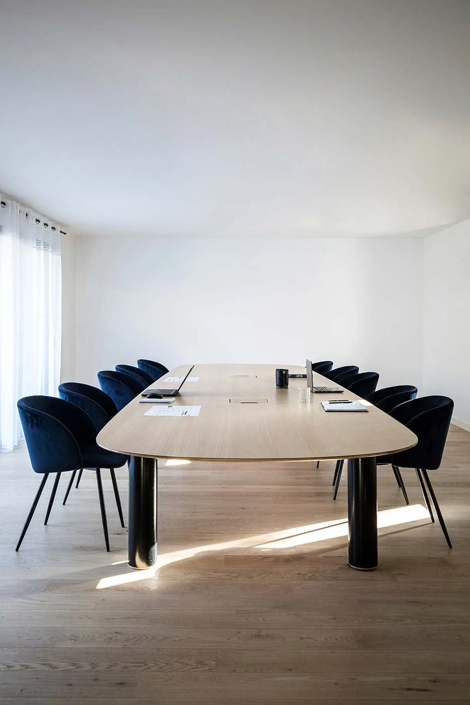 Pilotis Basin Table - 2.jpg