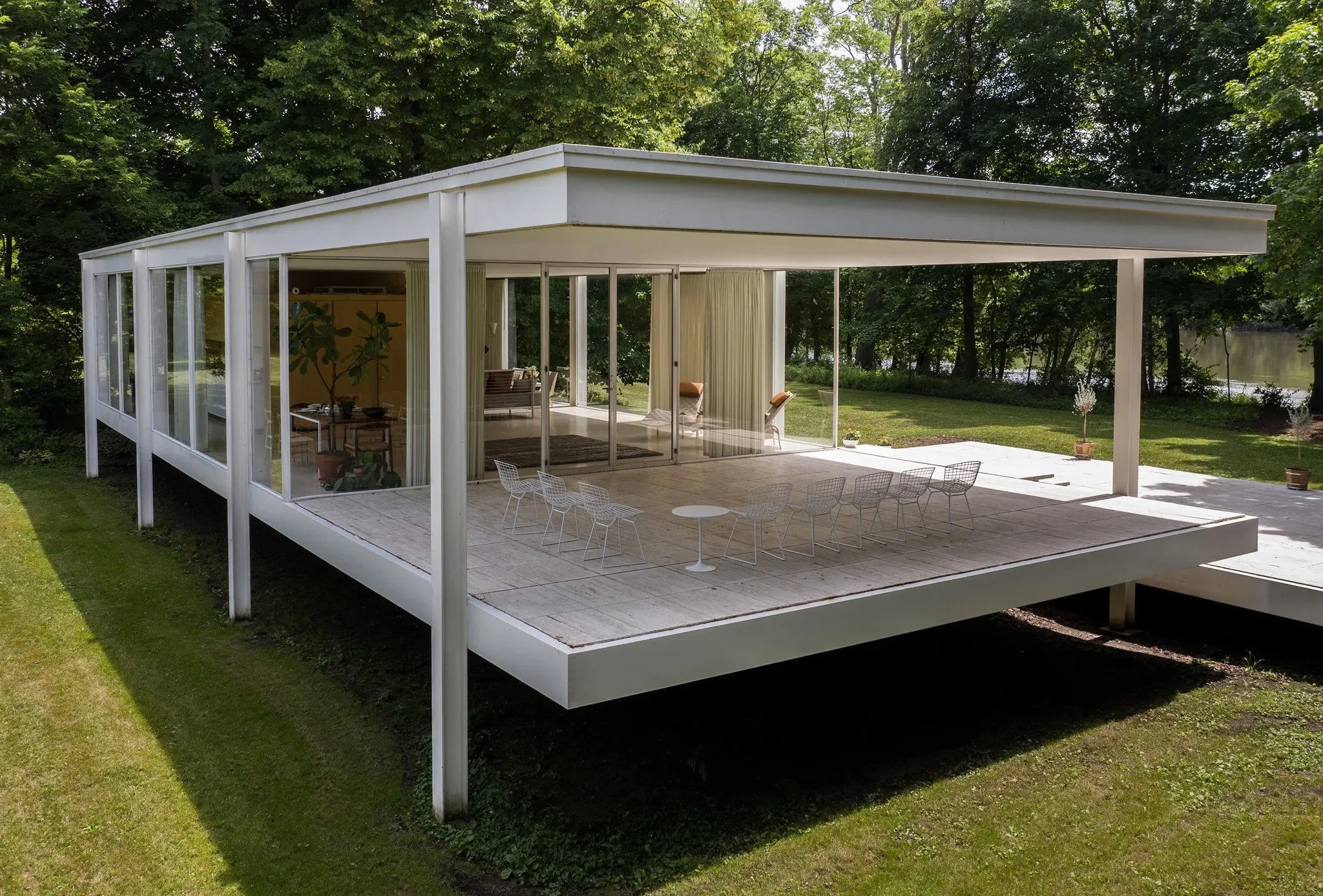 Farnsworth House - 4.jpg