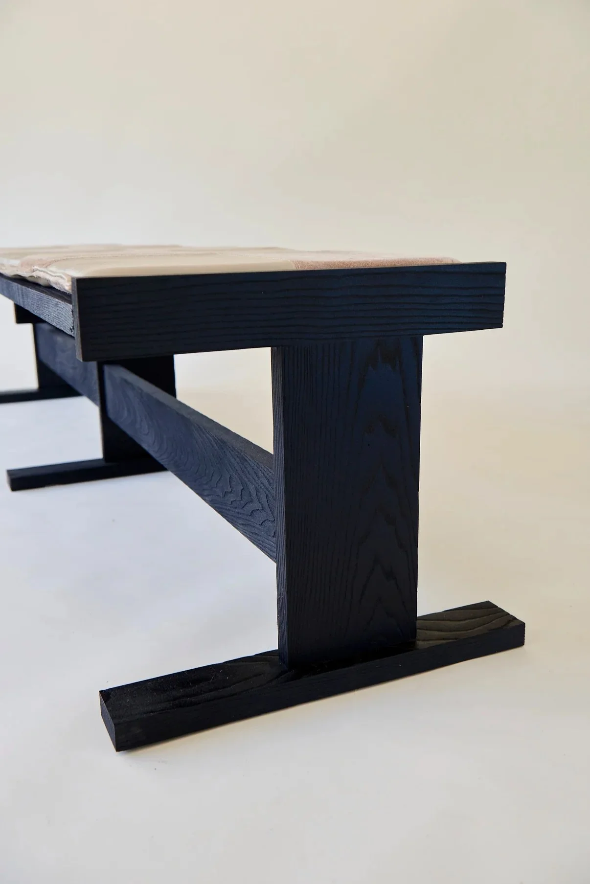 K Y R A | Bench - 4.jpg