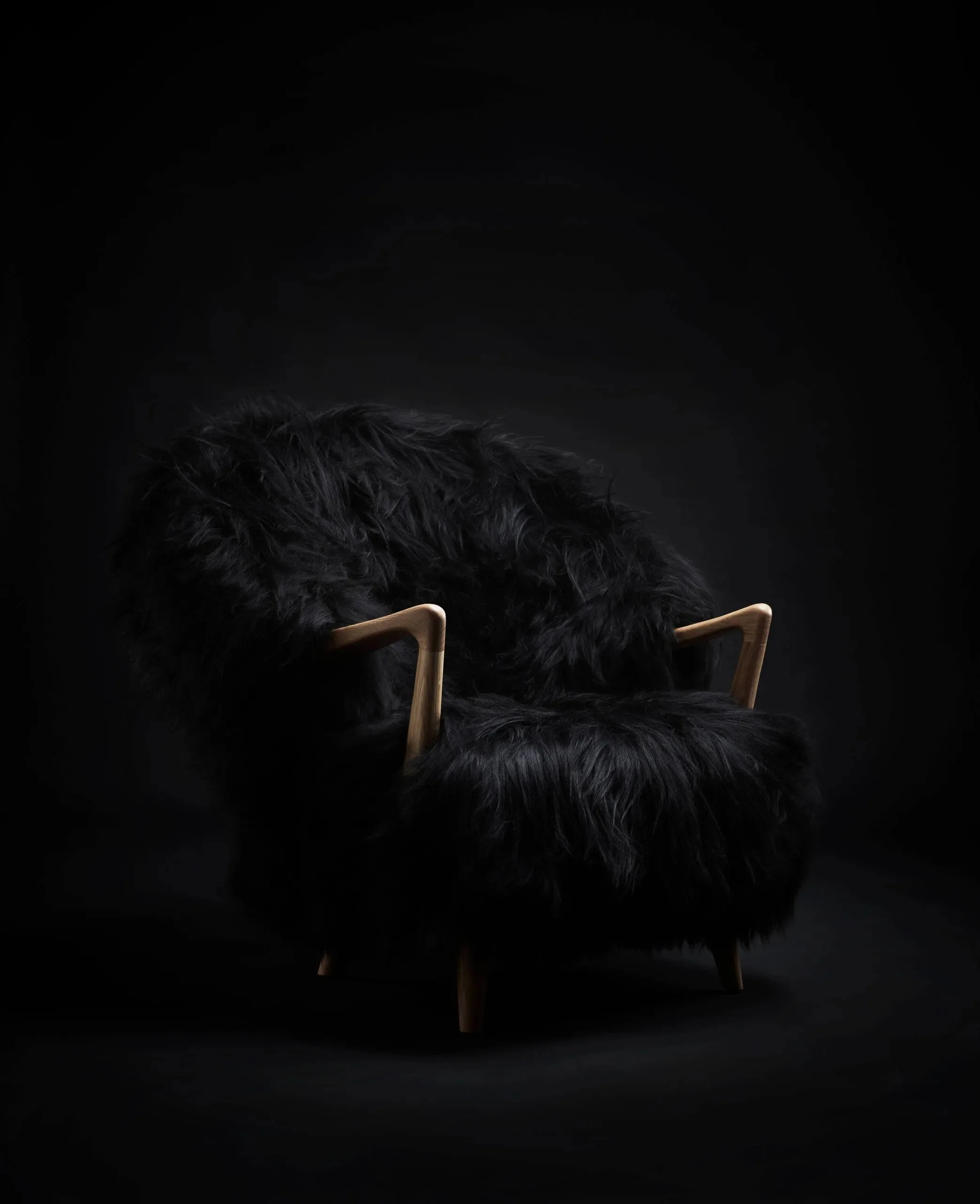 Fluffy Lounge Chair - Black - 2.jpg