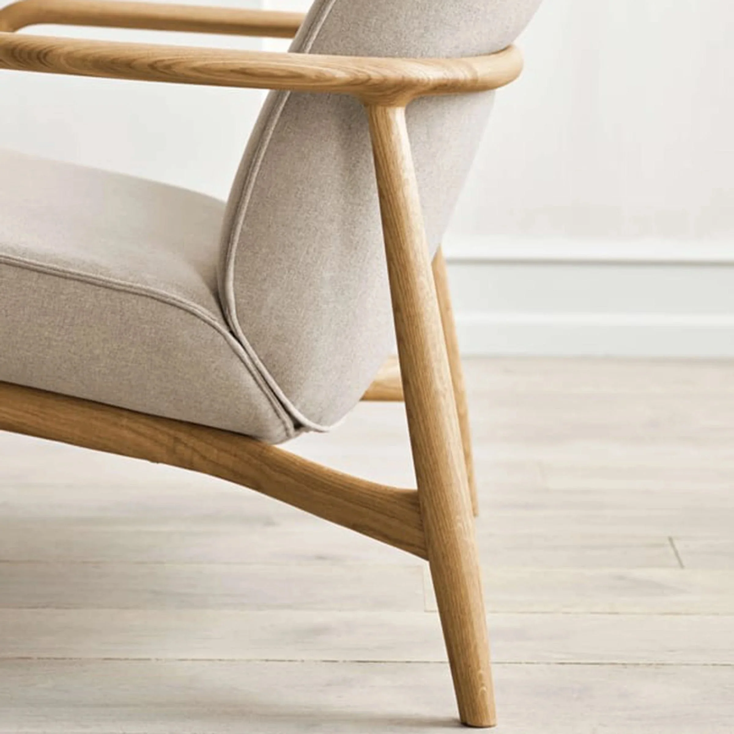 Bowie Armchair - 3.jpg