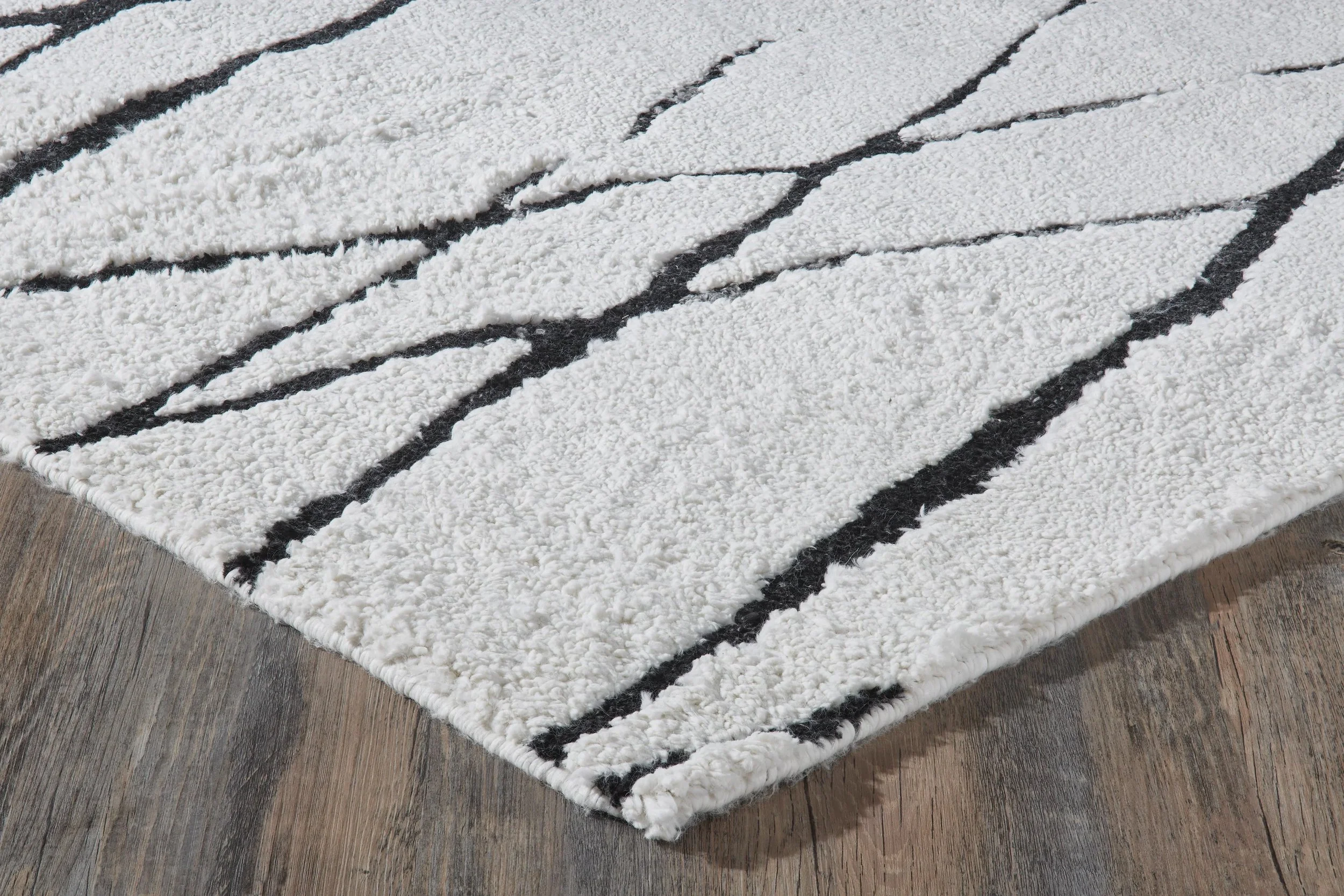 Lesa Rug - 2.jpg