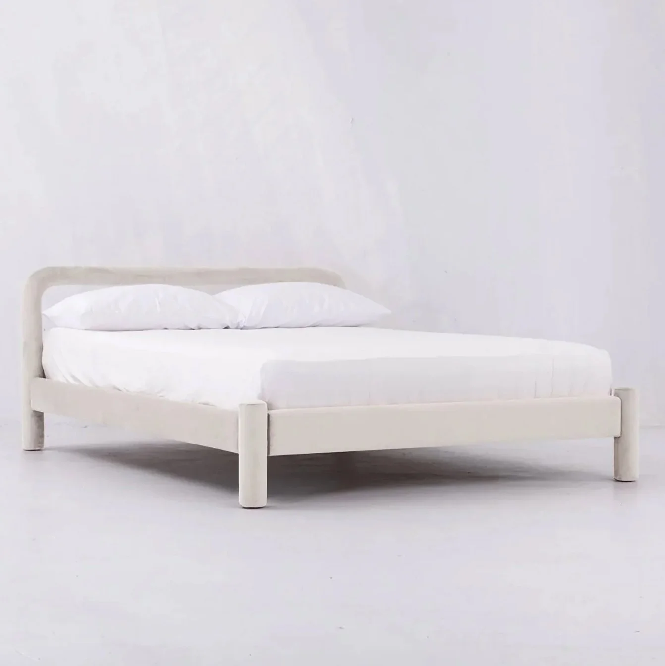 Temi Bed - 2.jpg