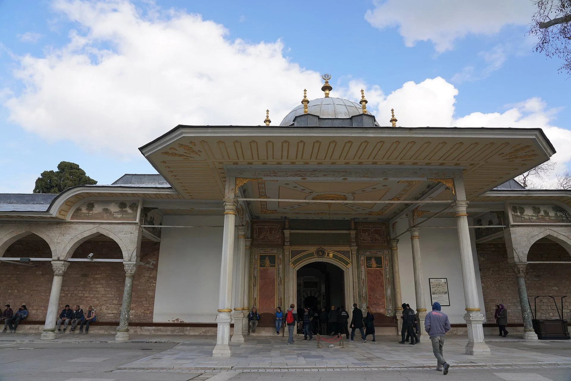 Topkapi Palace Museum - 16.jpg
