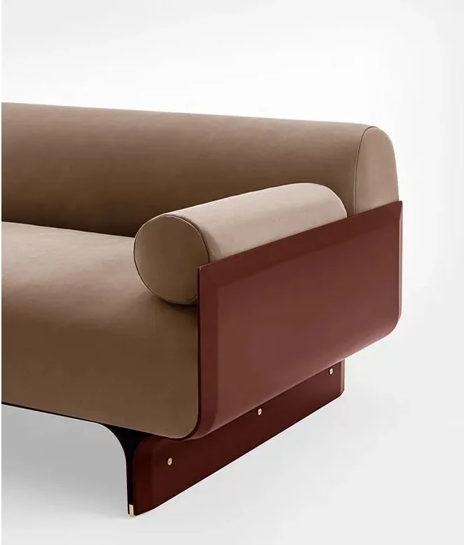 Stami Sofa - 2.jpg