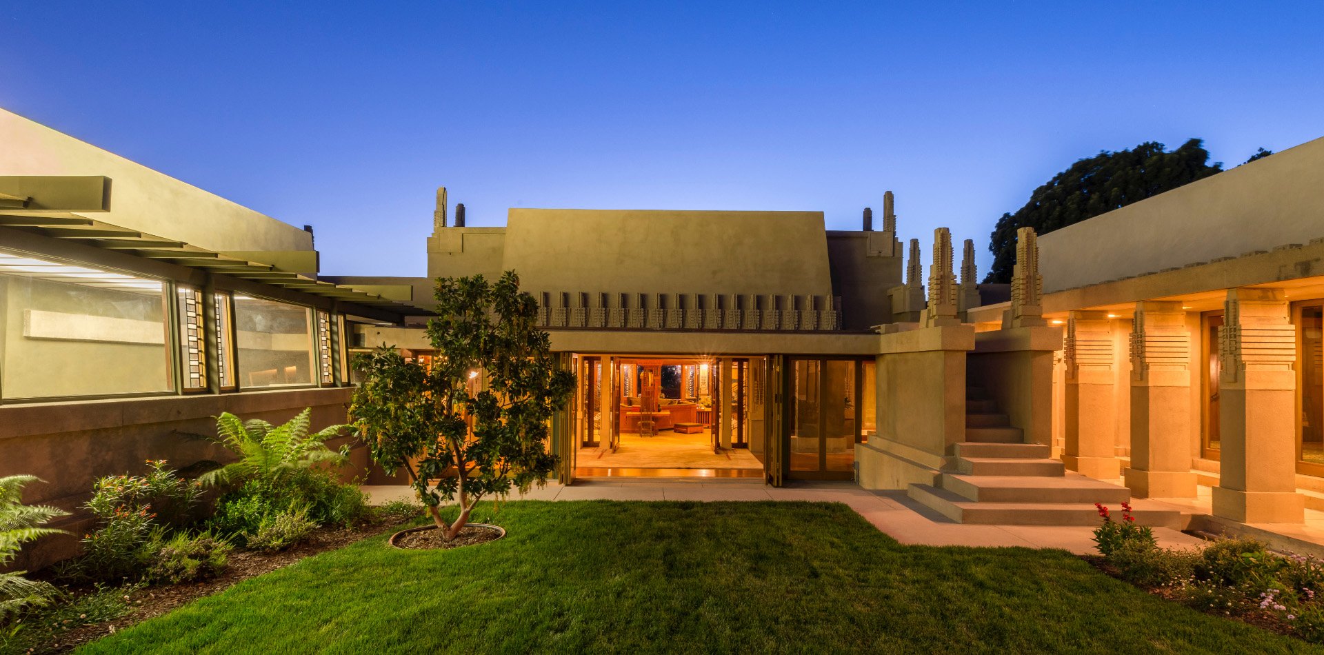 Hollyhock House - 2.jpg