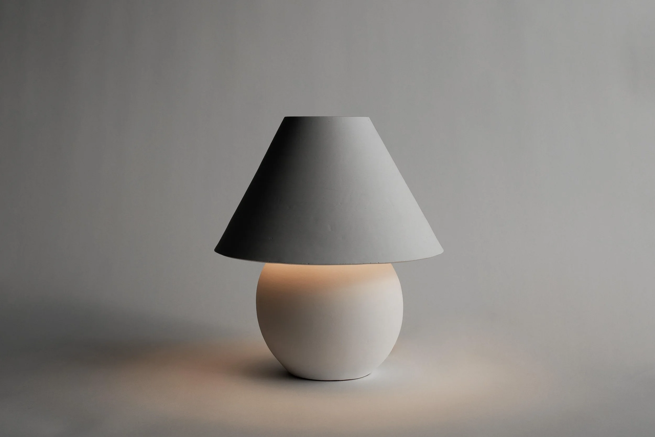 Terracotta Table Lamp, White - 2.jpg