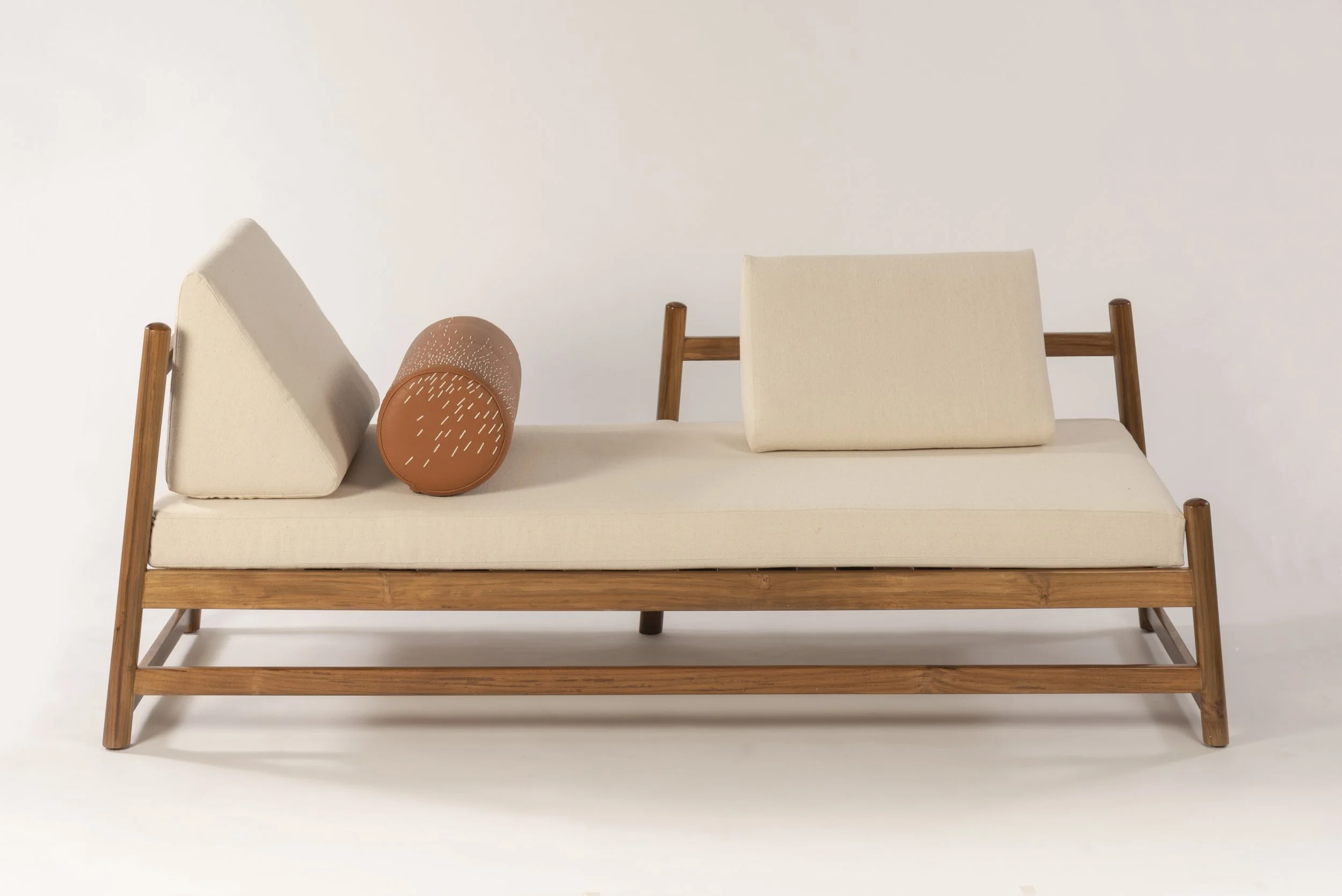 Pita Outdoors - Contemporary Teak Daybed - 2.jpg