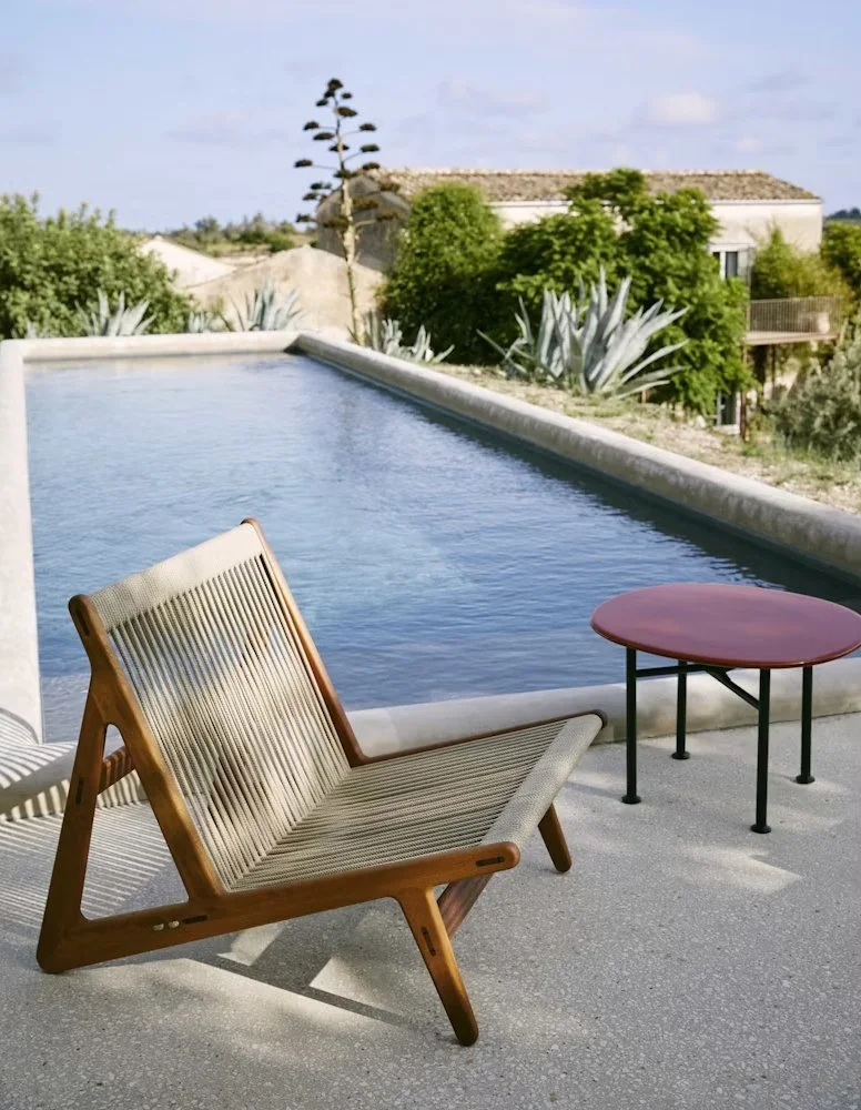 MR01 Initial Outdoor Lounge Chair - 1.jpg