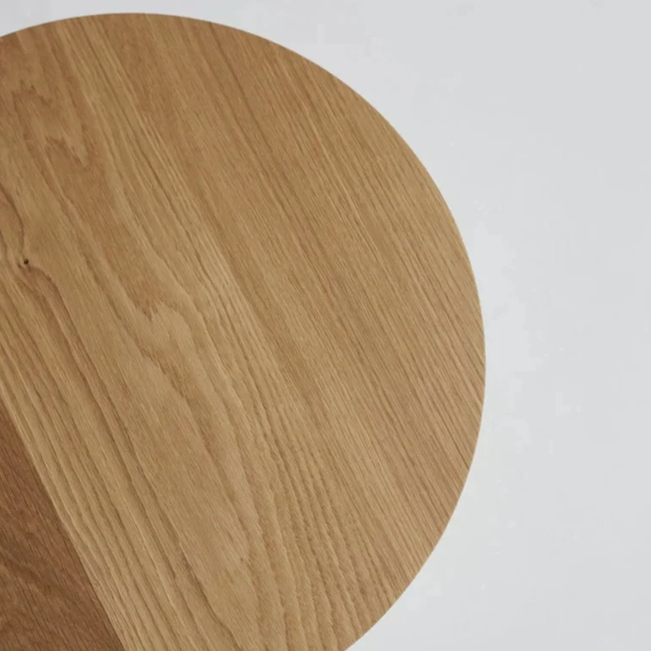 Axel Table - 1.jpg