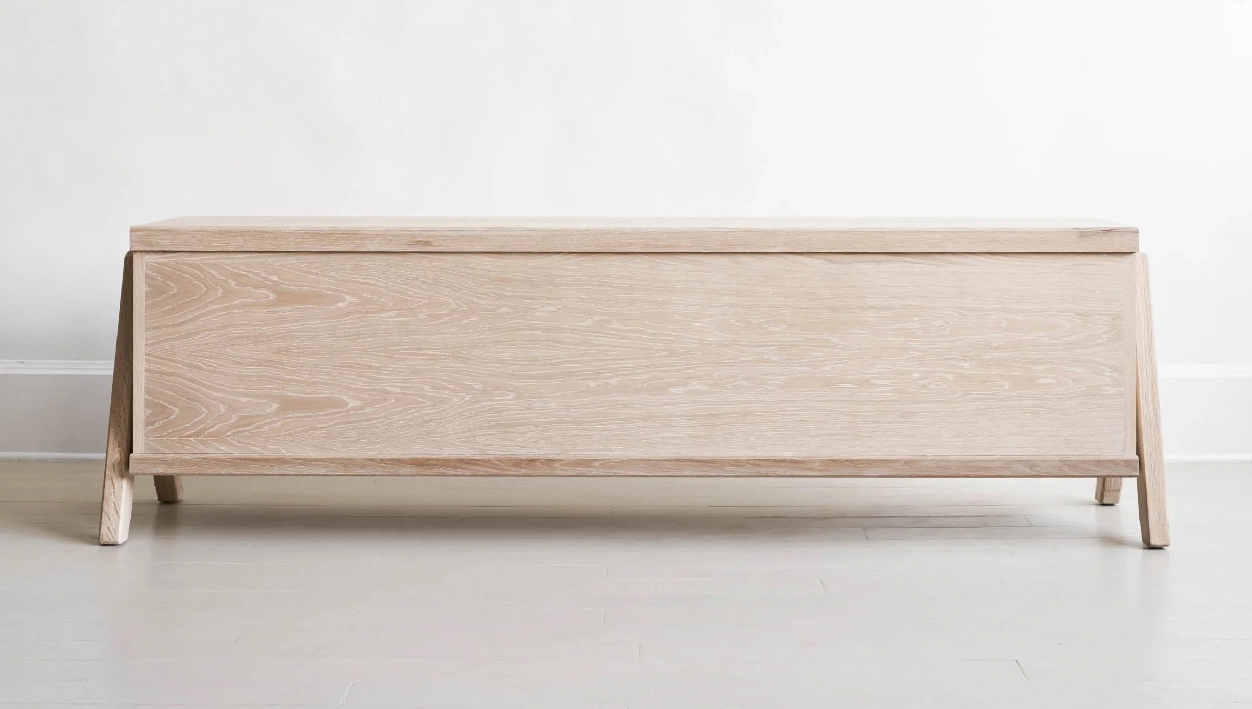 V Credenza - 3.jpg