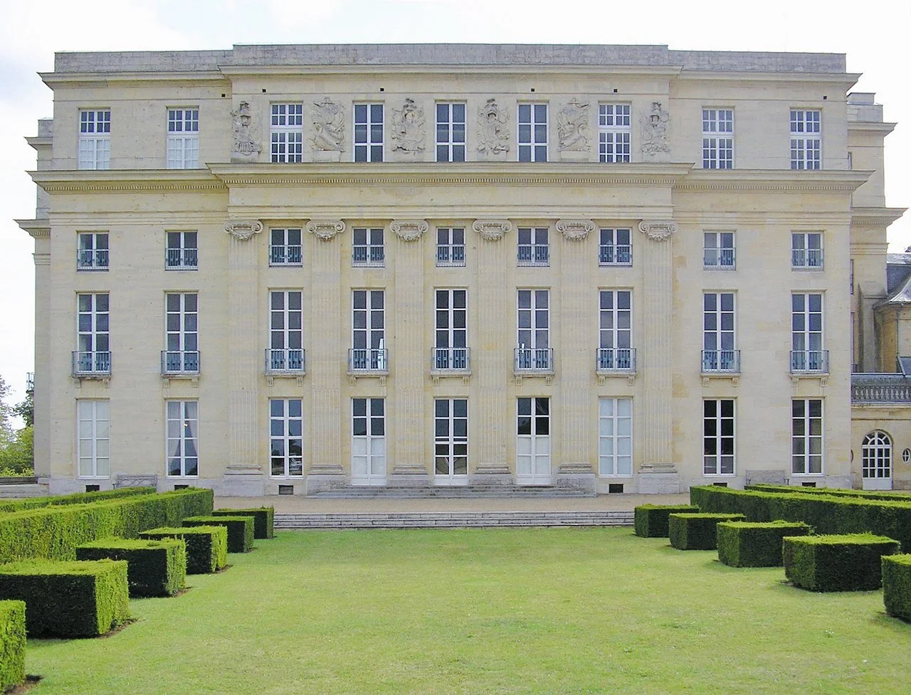 Chateau de Benouville - 4.jpg