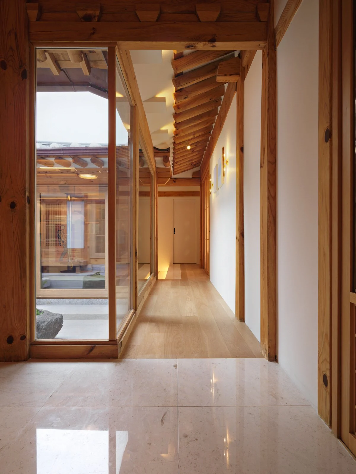 Gahoe-dong Hanok Residence - 6.jpg