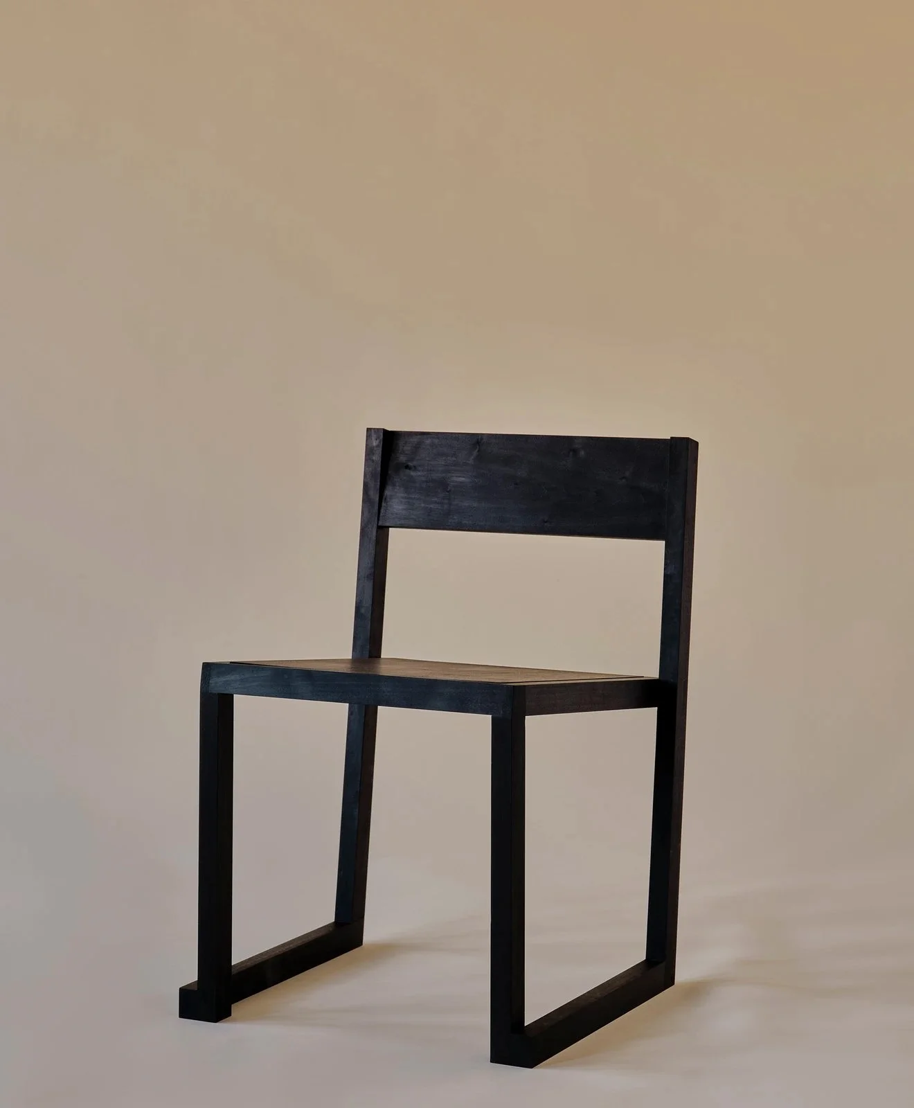Stacking Chair 04 - 2.jpg