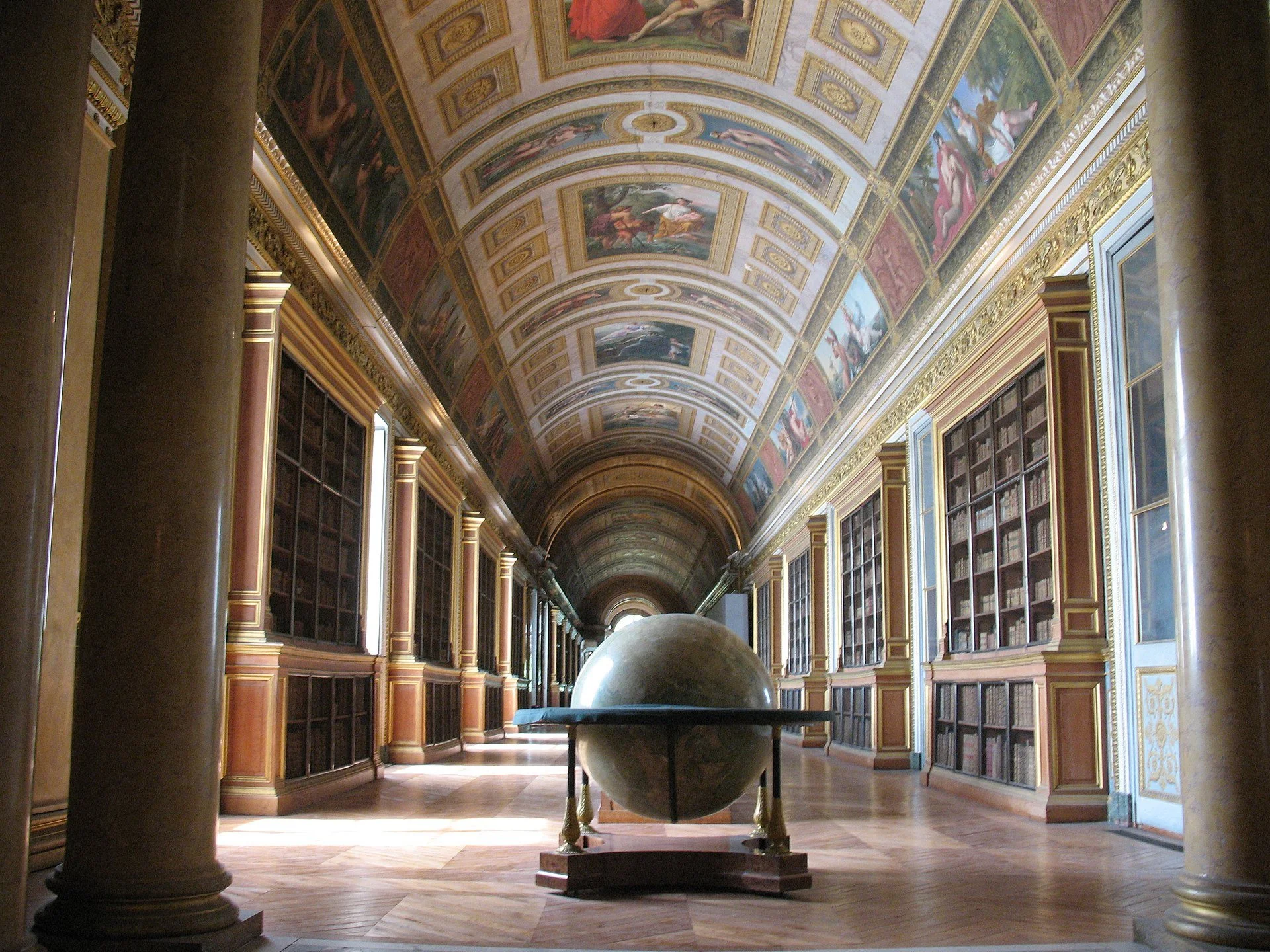 Chateau de Fontainebleau - 31.jpg