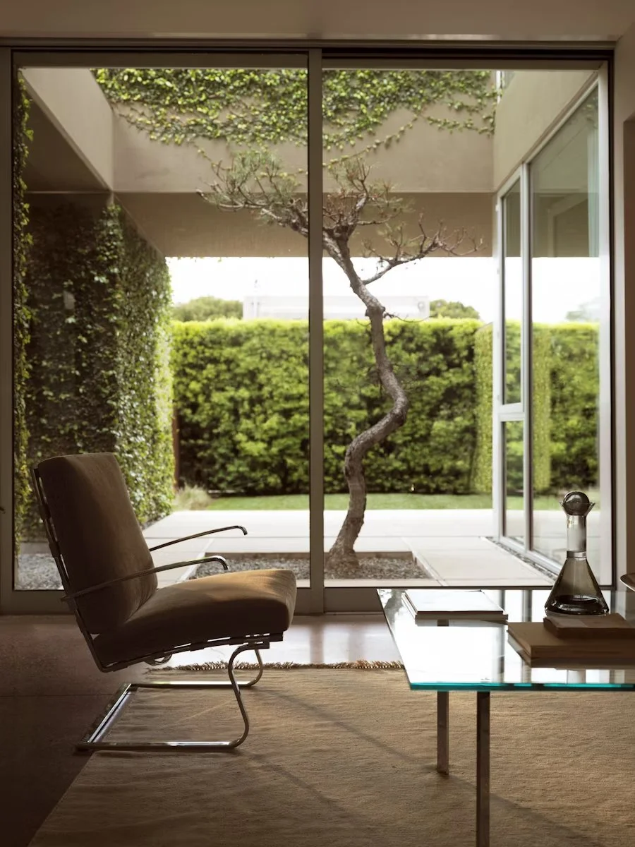 Barcelona® Table - 2.jpg