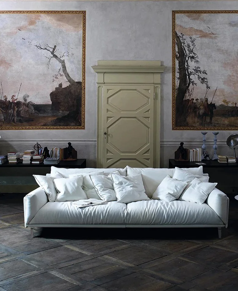 Faubourg Sofa - 2.jpg